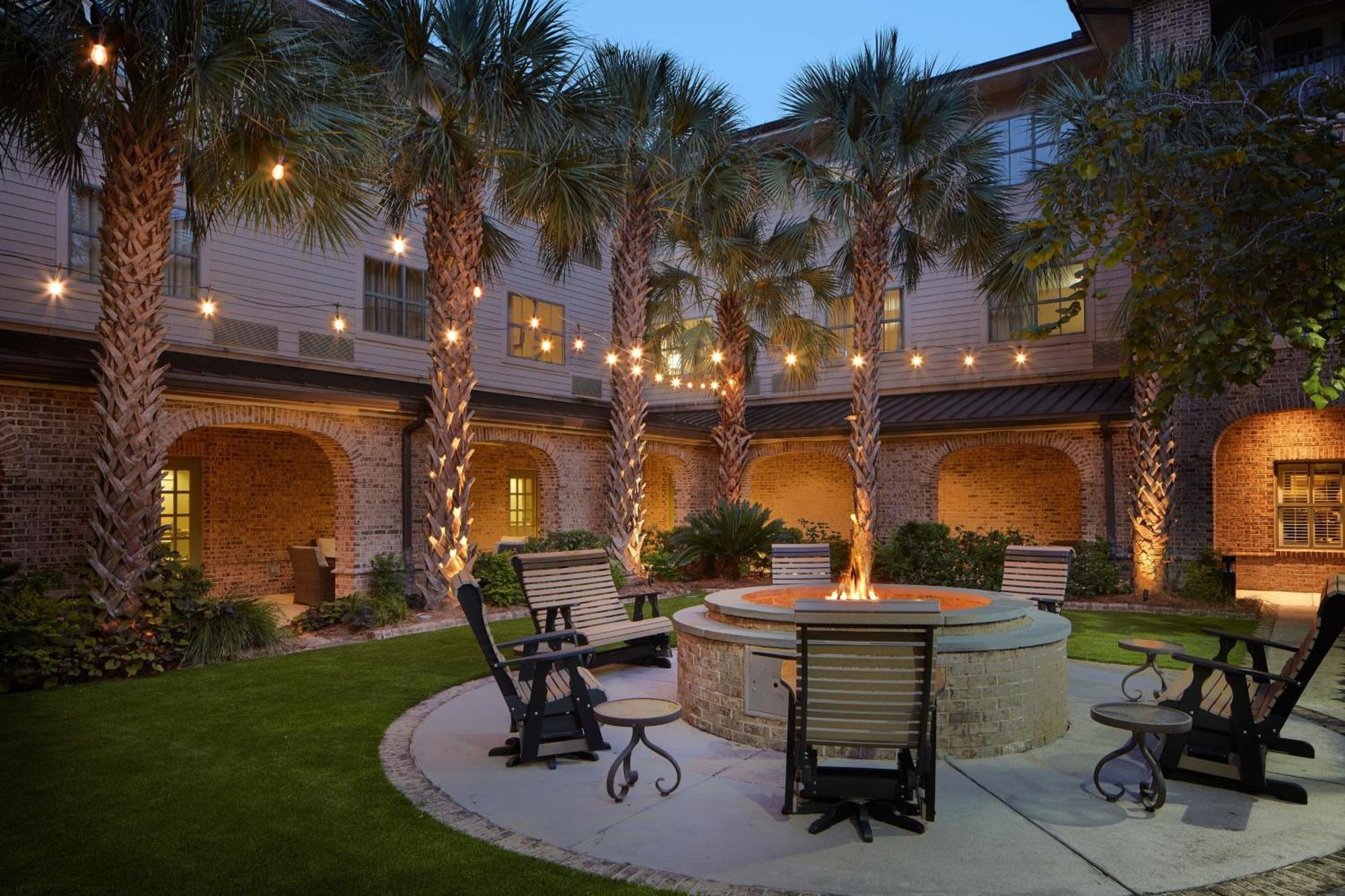 Courtyard Charleston Mount Pleasant Hotel Exterior foto